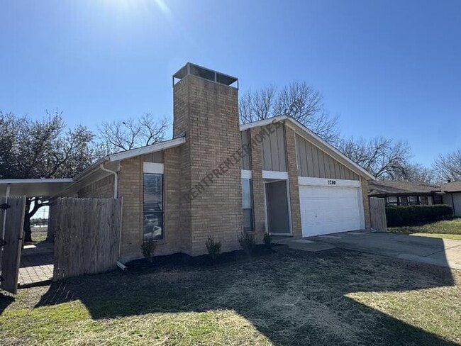 Building Photo - 1200 Green Hill Dr