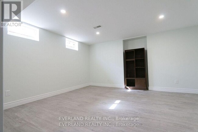 Building Photo - 4 Hepatica St