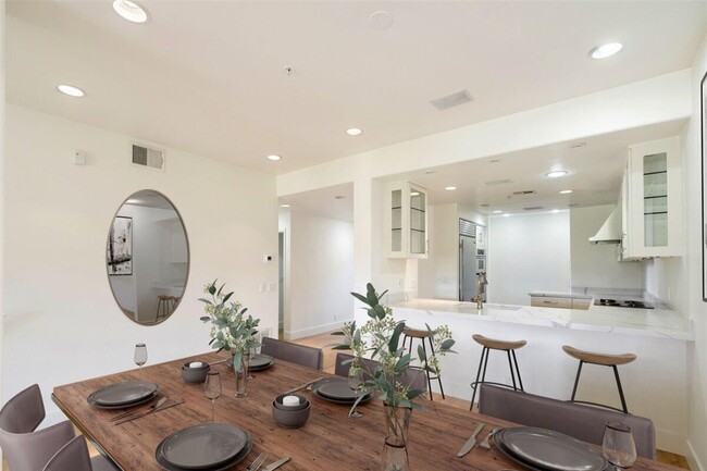 Building Photo - 7700 E Gainey Ranch Rd