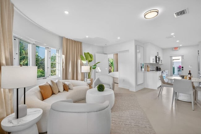 Building Photo - 8111 Harding Ave