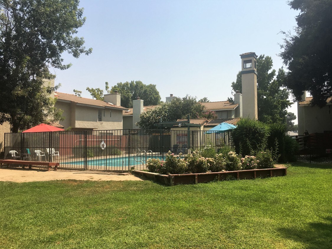 594 S Madera Ave, Madera, CA 93637 Townhome Rentals in Madera CA