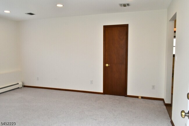 Foto del edificio - 28 Elmhurst St