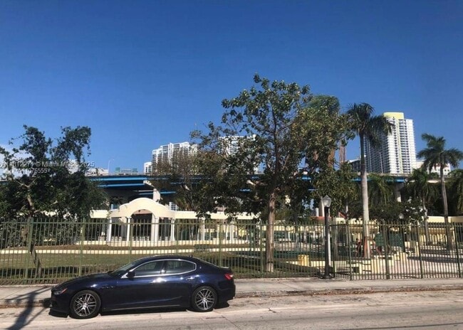 Foto del edificio - 318 SW 4th Ave