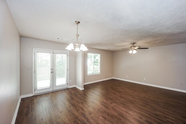 Foto del edificio - 1315 Maple Valley Ct