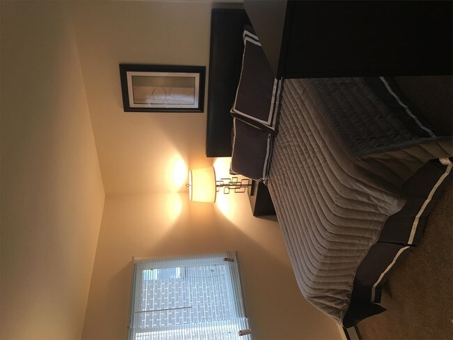 Building Photo - 403 Edgebrook Dr