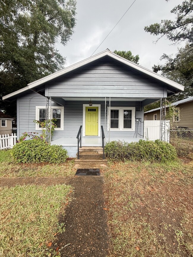 Building Photo - 1318 N Bronough St