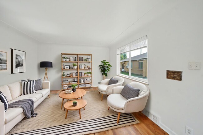 Building Photo - 1443 N Jasmine-