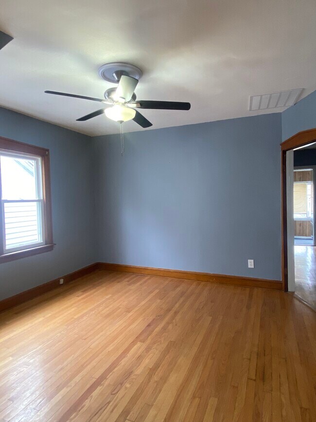 Building Photo - 3512 N Kilpatrick Ave