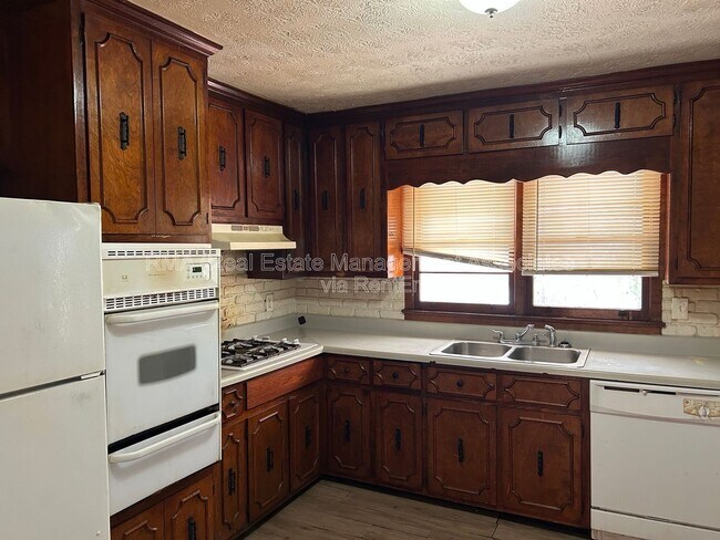 Foto del edificio - 901 Ray St