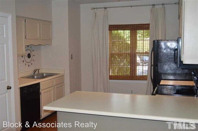 Foto del edificio - 2 br, 2 bath House - 6151 Bushmills Street