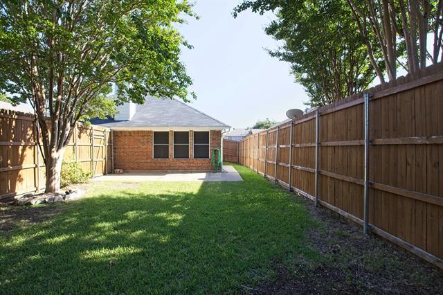 Building Photo - 4814 Redwood Dr