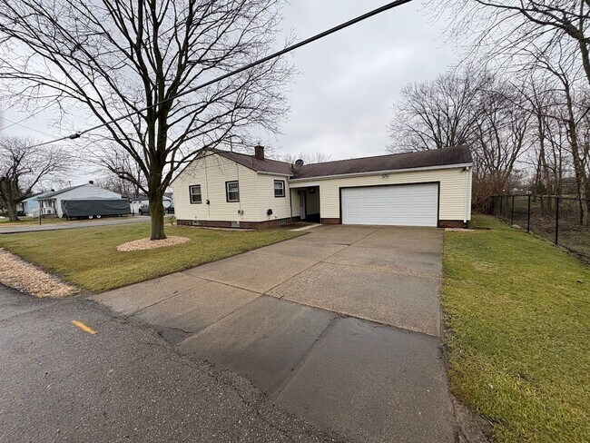 Foto del edificio - Three bedroom one bathroom home for rent in Perry