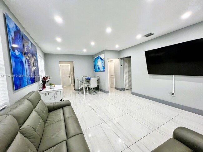 Foto del edificio - 919 NW 103rd St