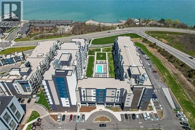 Building Photo - 16 Concord Pl