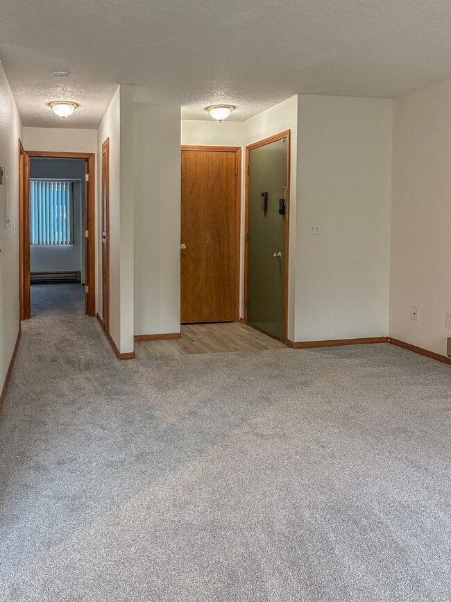 Building Photo - Gresham 1 Bedroom Condo Available for Move In ! Call today
