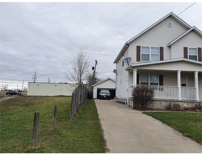 Building Photo - 16515 Lipton Ave