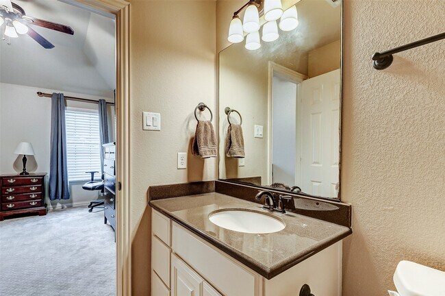 Foto del edificio - 4710 Deermeadow Falls Ln