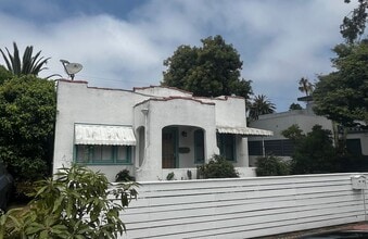 Building Photo - 921 Superba Ave