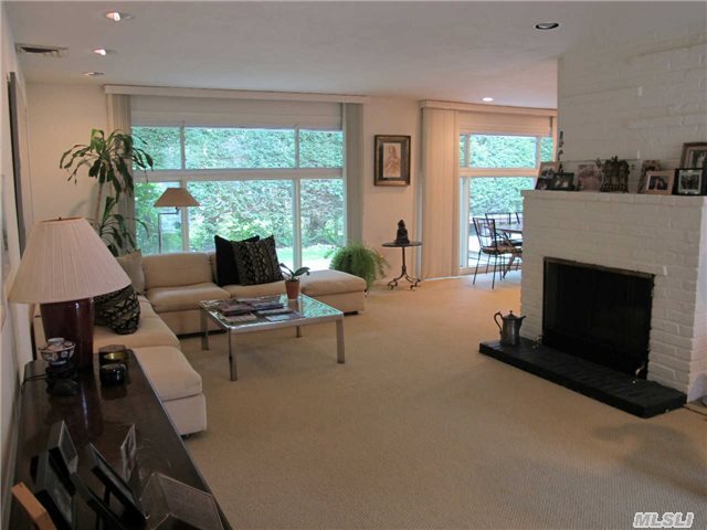 Foto del edificio - 26 Oaks Hunt Rd