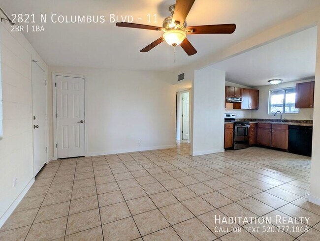 Foto del edificio - Renovated 2bd/1ba w/ Enclosed Yard and Poo...