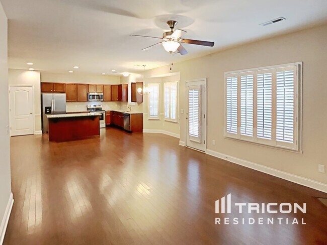 Foto del edificio - 5766 Woodside Forest Trail