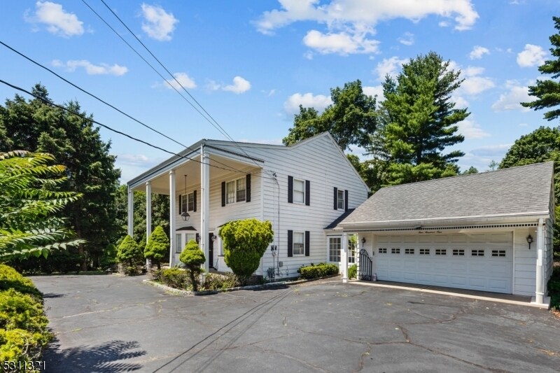 Primary Photo - 409 High Mountain Rd