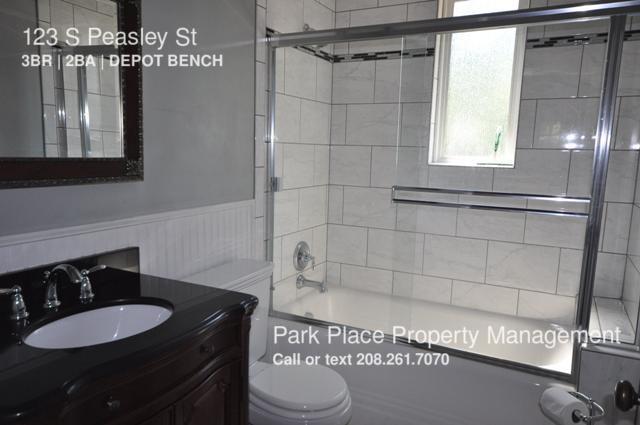 Building Photo - 123 S Peasley St