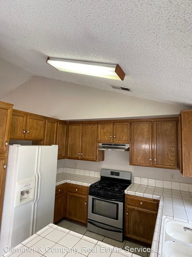 Building Photo - 3 br, 2 bath House - 8716 Heely Ct
