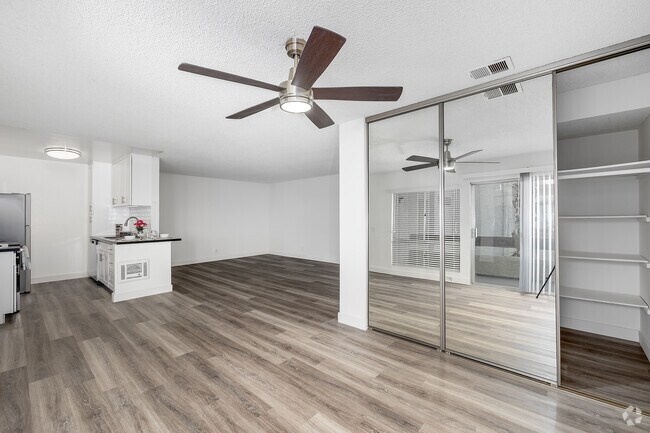 1 habitación, 1 baño + estudio - 850 pies cuadrados - Estudio - Ridgegate Apartments