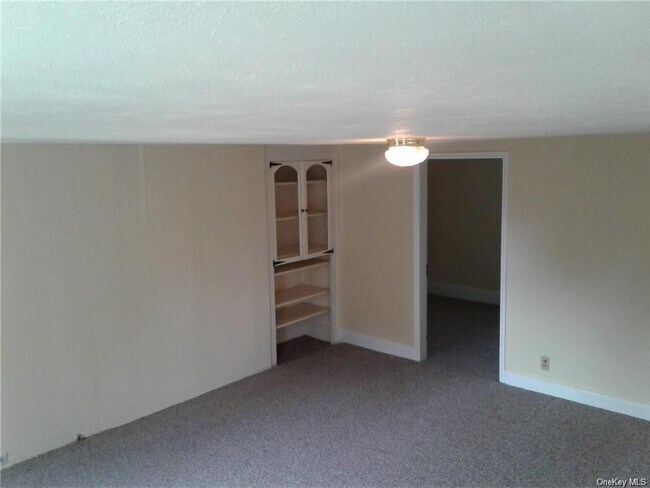 Building Photo - 66 Monsey Heights Rd