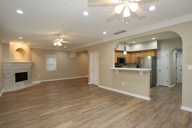 Foto del edificio - 4 Bedroom Carmel Home!