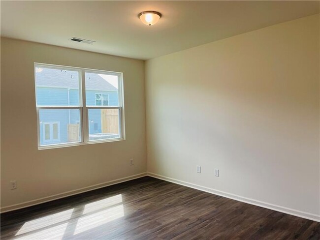 Building Photo - 207 Grand Central Way