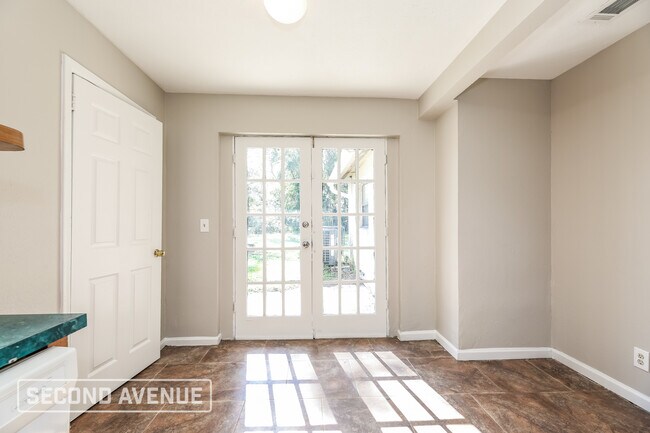 Foto del edificio - 9402 Devonshire Blvd