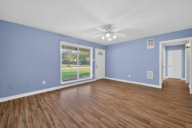 Building Photo - 5534 Thrush Dr