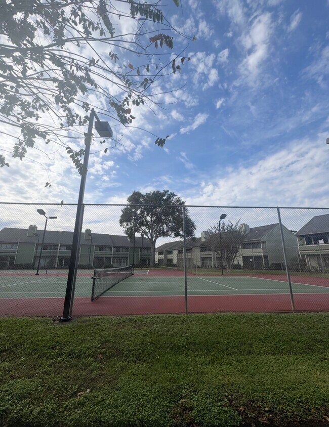 Foto del edificio - 14777 Wunderlich Dr