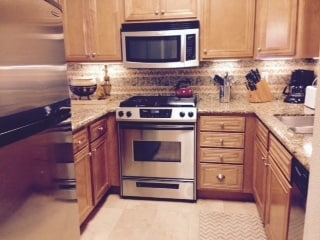 Gourmet Kitchen with nice Tuscany Tiles and Granite..also gas-range for cooking - 7509 Draper Ave