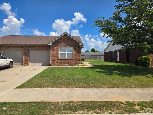 Building Photo - 817 Emma Dr