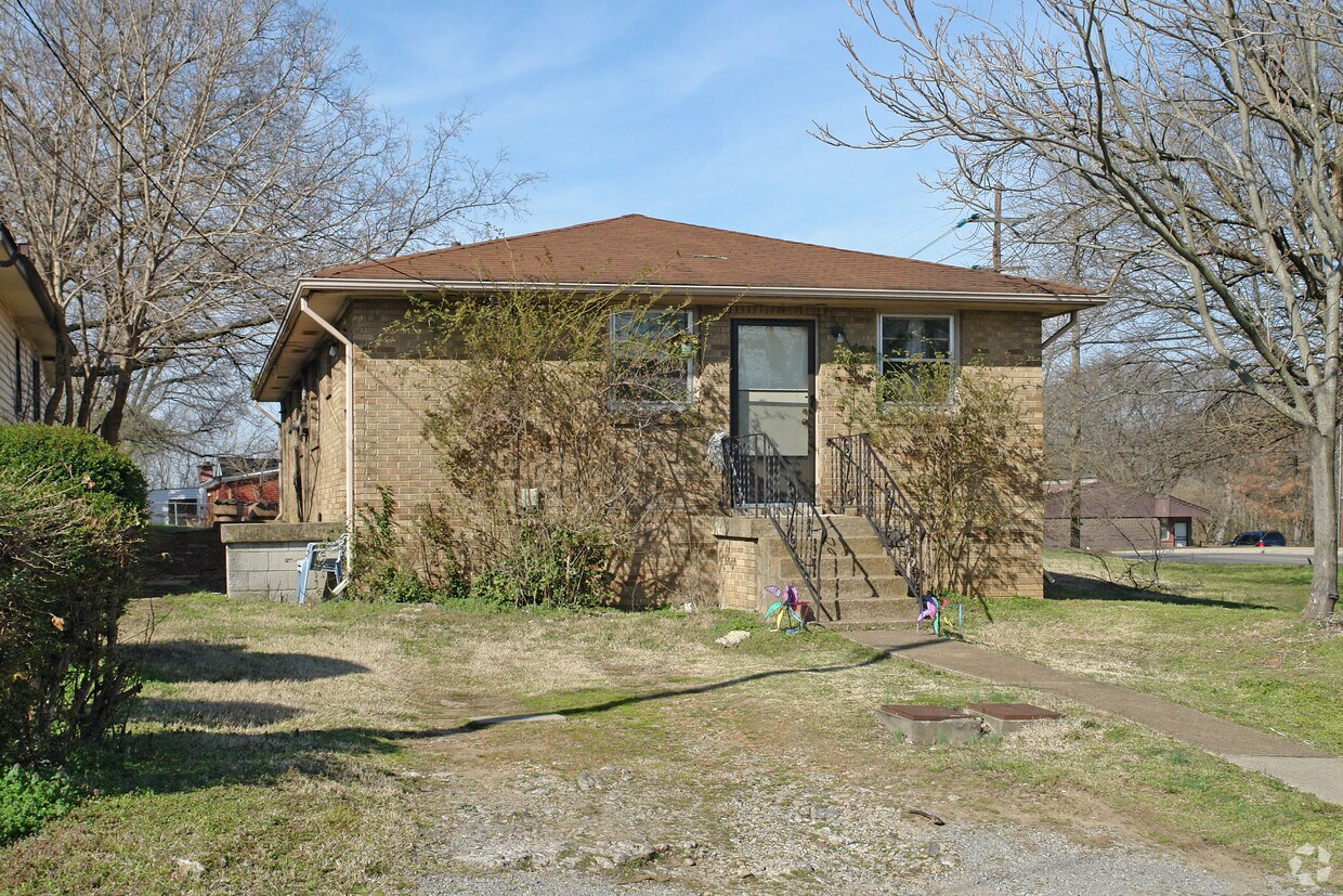 Primary Photo - 721 32nd Ave N
