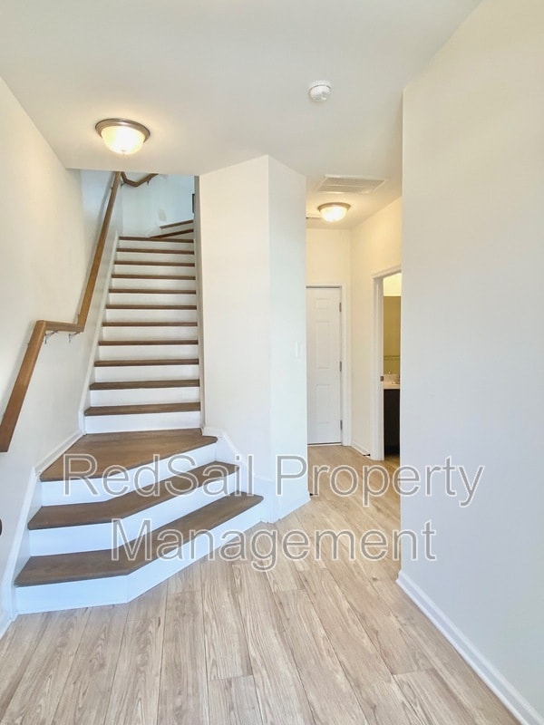 Building Photo - 1575 Green Hill St