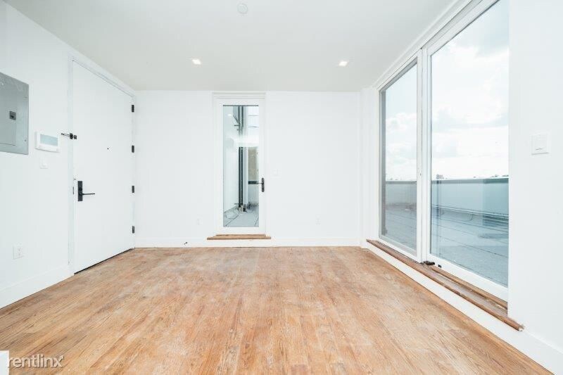 Primary Photo - 3 br, 1.5 bath Apartment - 67 Stanhope St 1F