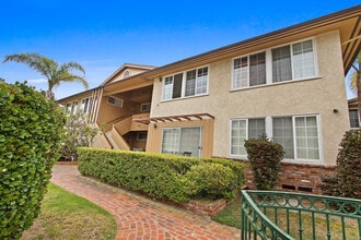 Building Photo - 6654 W 86th Pl