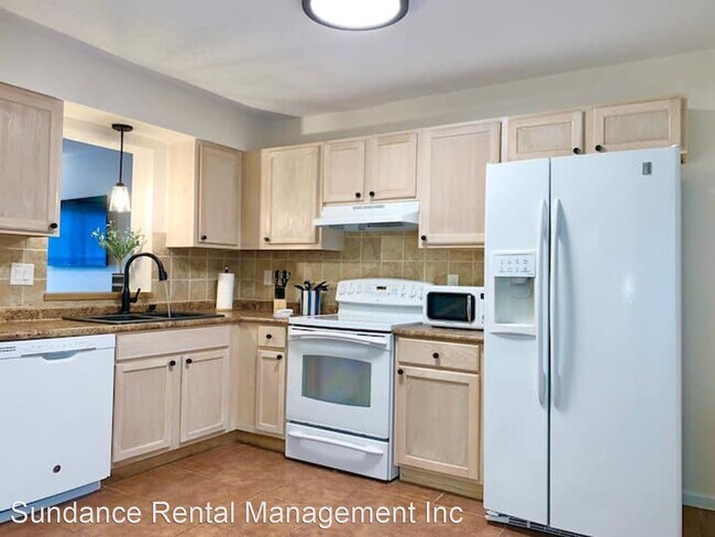 Building Photo - 2 br, 1.5 bath House - 208 First Street SE...