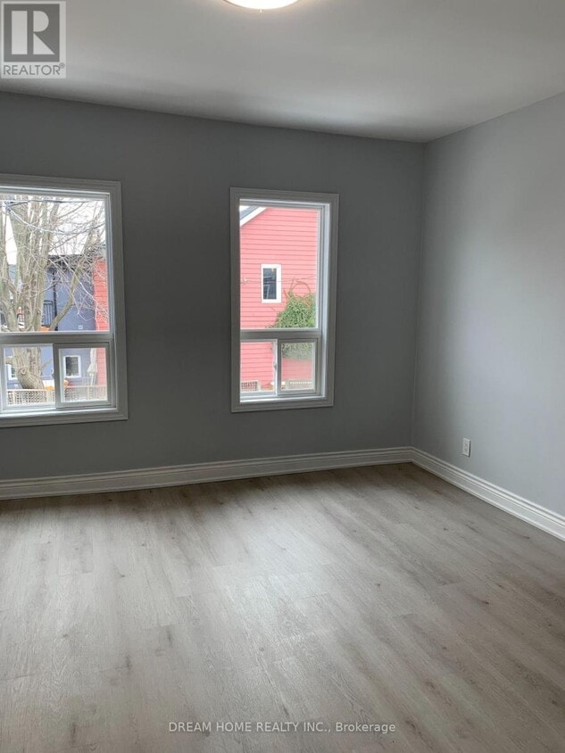 Building Photo - 12 Mansfield Ave