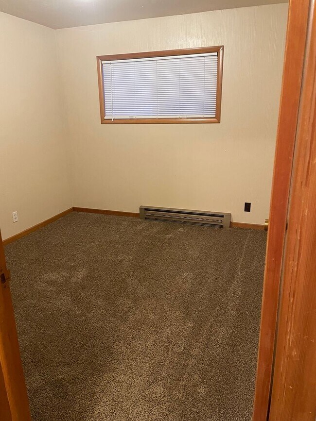 Building Photo - 3 Bedroom 1.5 Bathroom Home in Sublimity!