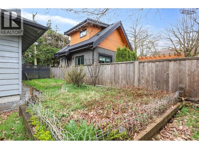Photo du bâtiment - 3174 W 10th Ave