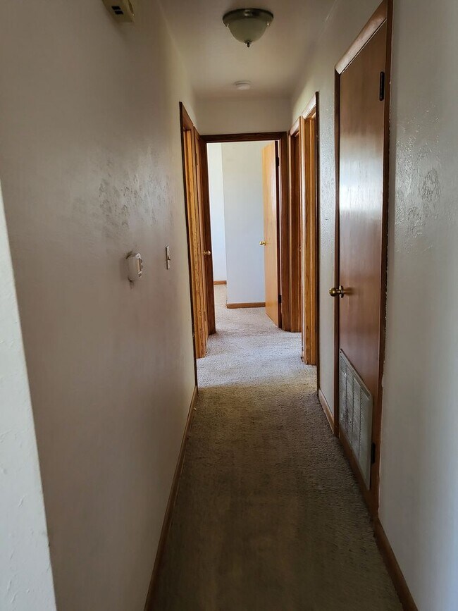 Foto del edificio - 3 Bedroom 1 Bath House  Approved Pets Welc...