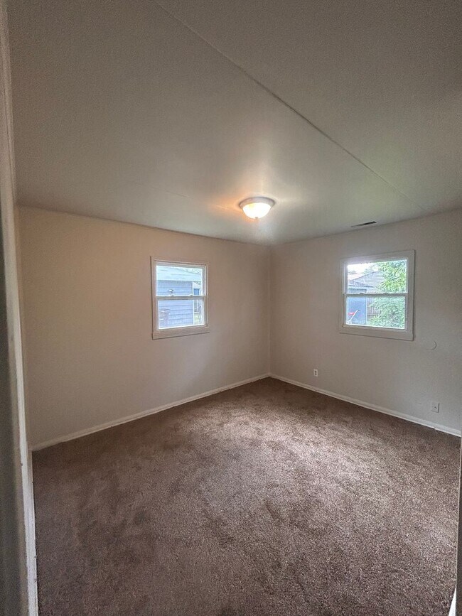 Foto del edificio - 5022 Bowser Ave