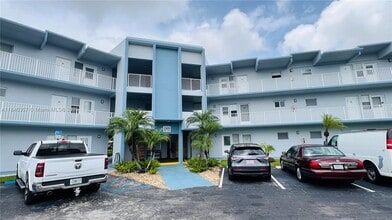 Building Photo - 2309 Park Ln
