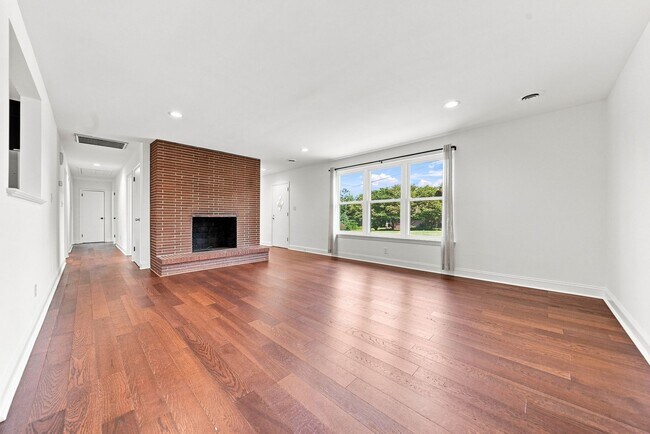 Foto del edificio - 4029 6th St Dr NW