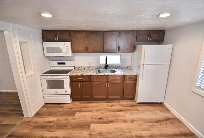 Building Photo - 2716 Deep Forest Cir